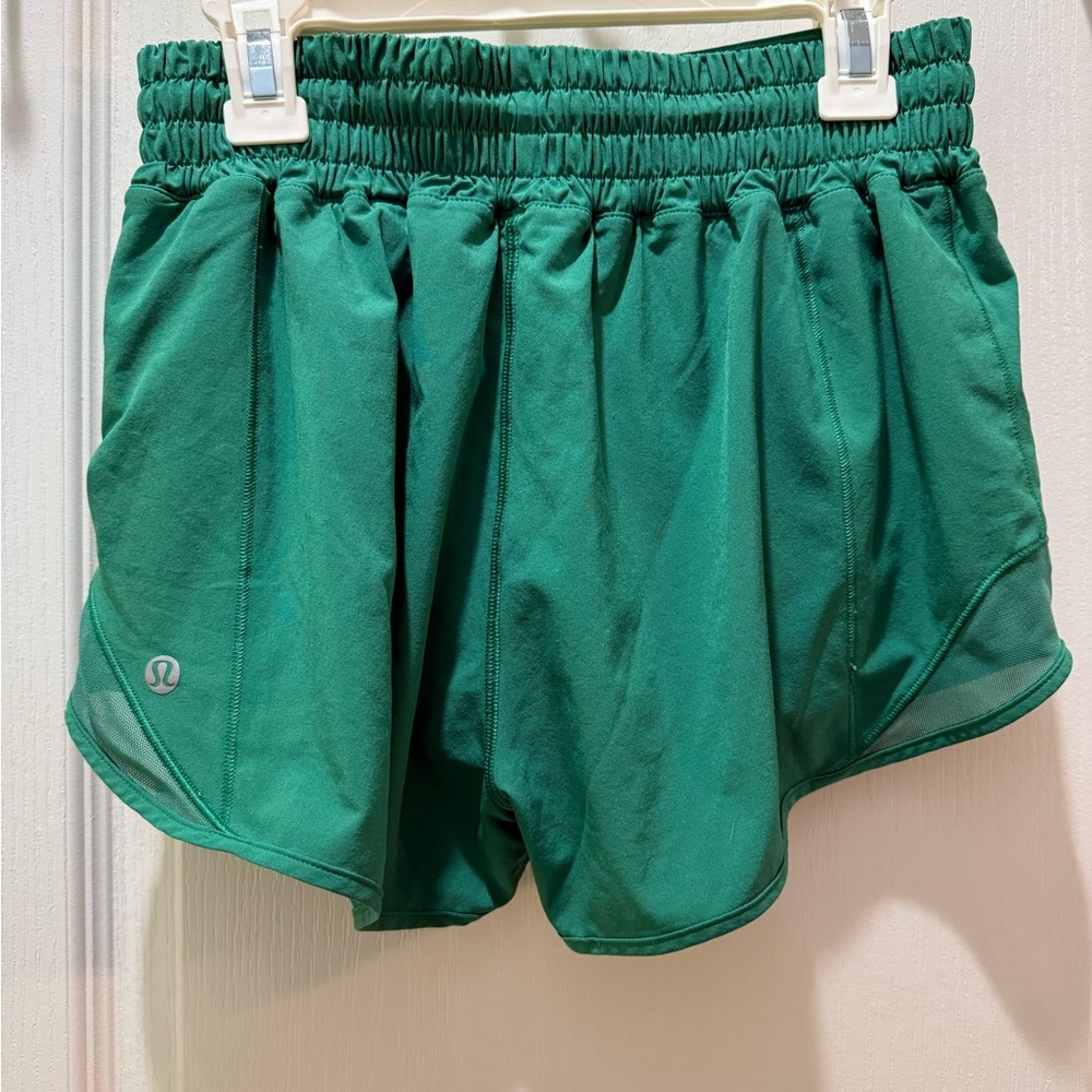 Lululemon Hotty Hot HR Short 2.5” Lined. Cascadia Green. Size 4. - Picture 2 of 4